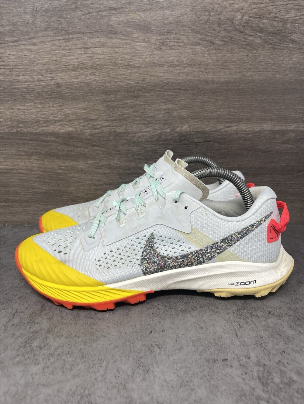 Nike Air Zoom Terra Kiger 6 Womens Size 8.5 Trail Running Shoes CJ0220-400 Aura